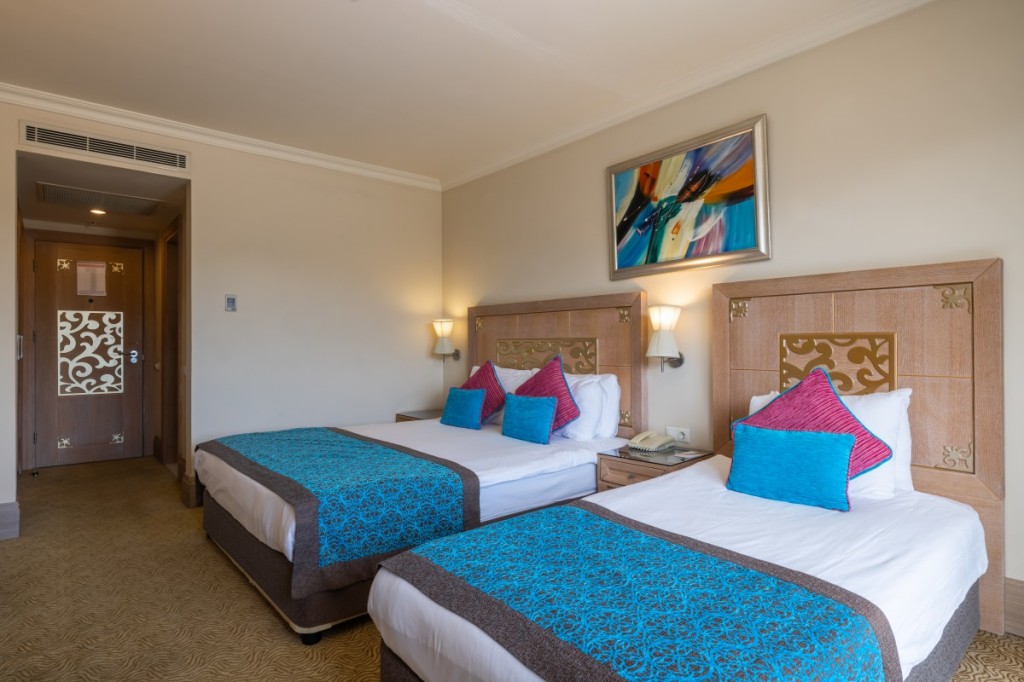 CRYSTAL DE LUXE RESORT &SPA