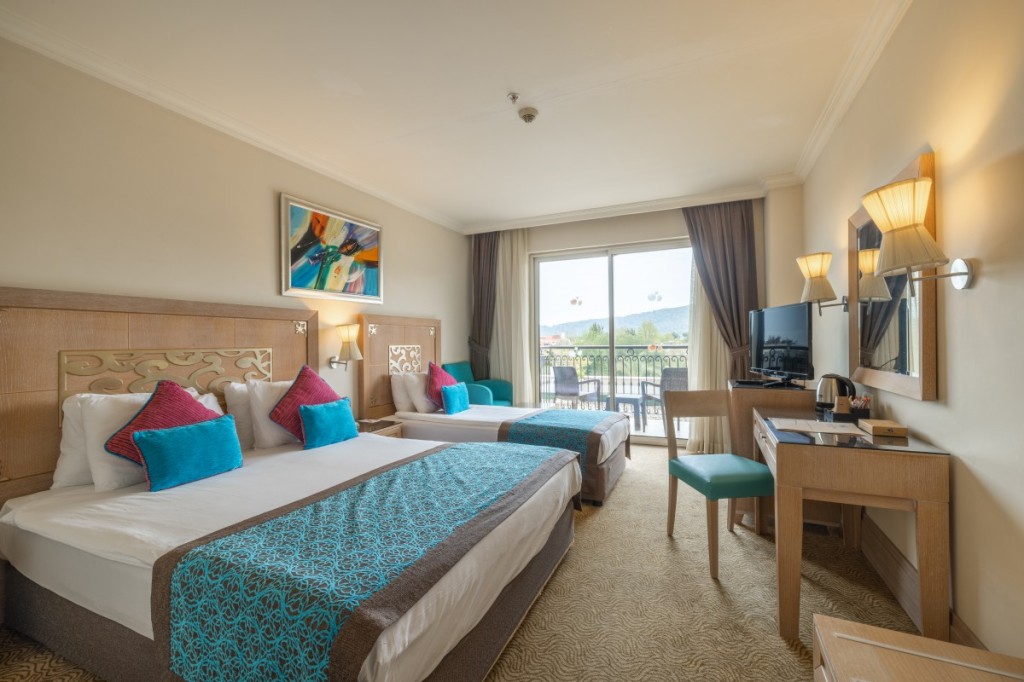 CRYSTAL DE LUXE RESORT &SPA