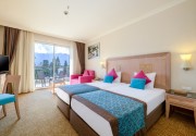 CRYSTAL DE LUXE RESORT &SPA