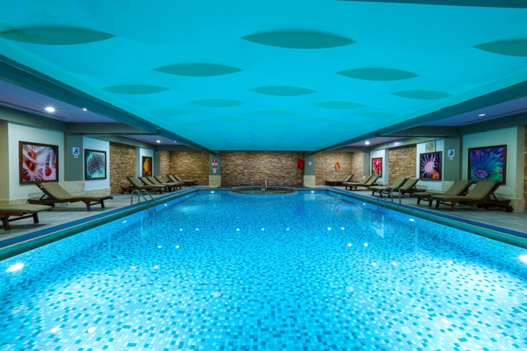 CRYSTAL DE LUXE RESORT &SPA