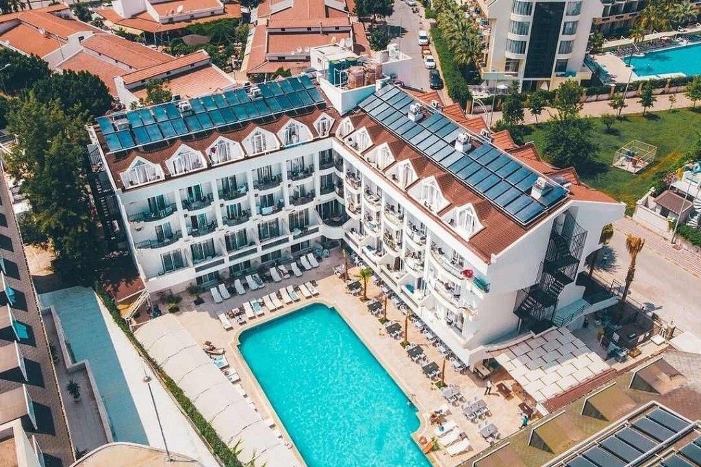 BESO BEACH HOTEL