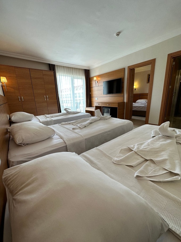 BESO BEACH HOTEL