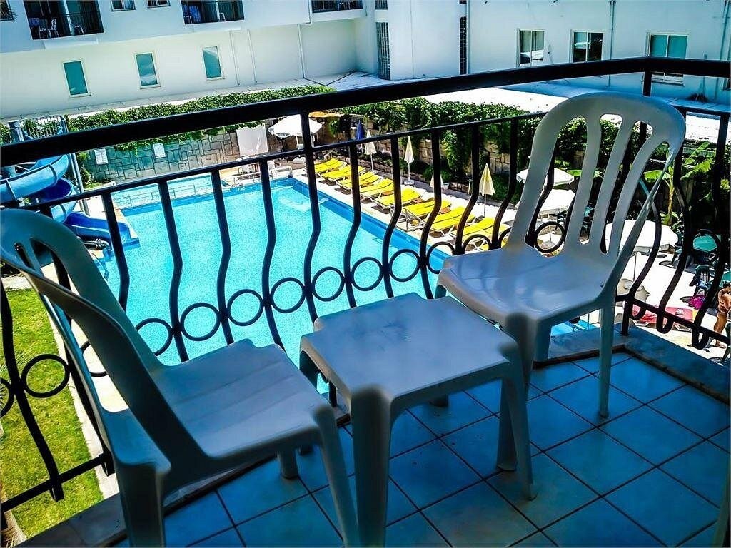 BESO BEACH HOTEL