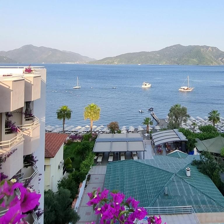 AMOS HOTEL