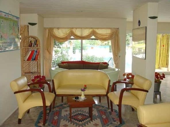 AMOS HOTEL