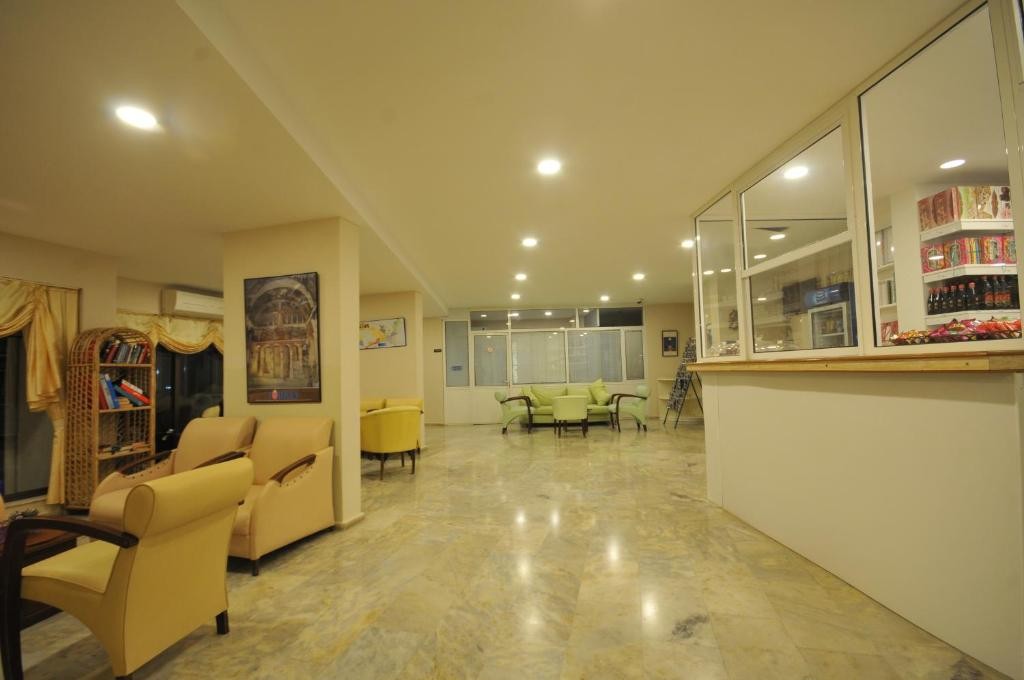 AMOS HOTEL