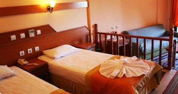 AMOS HOTEL