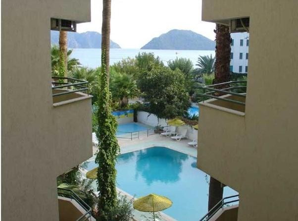 AMOS HOTEL