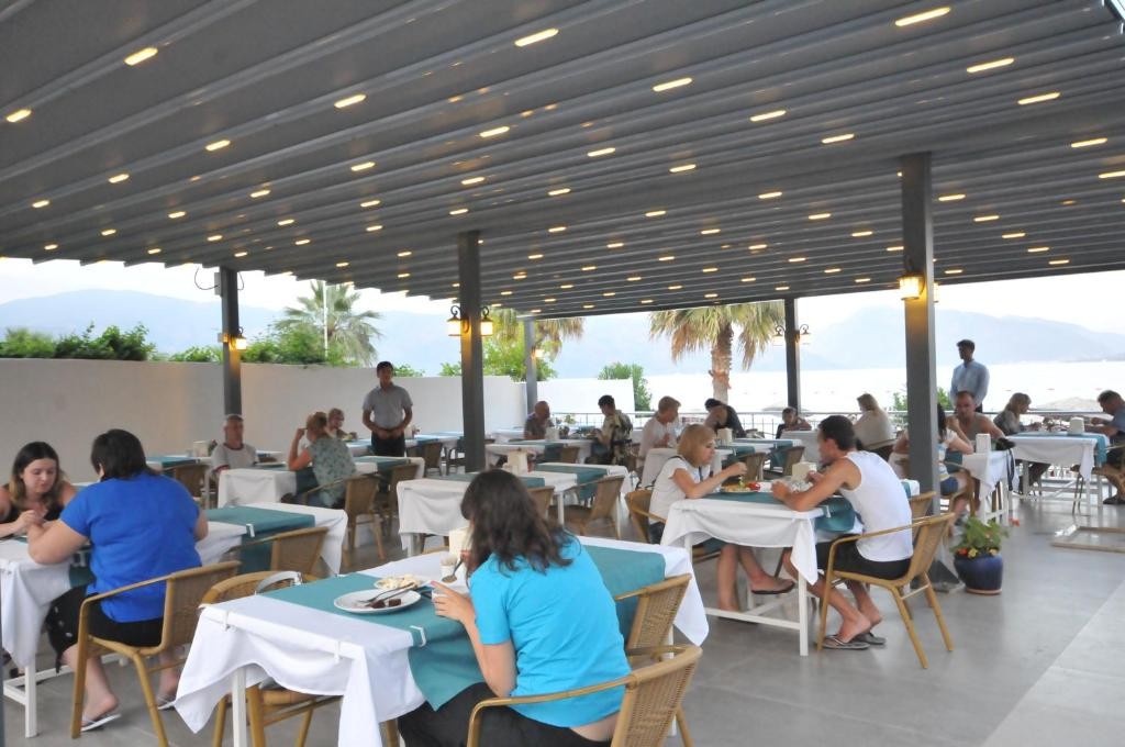 AMOS HOTEL