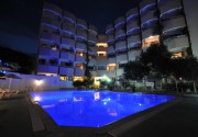 AMOS HOTEL