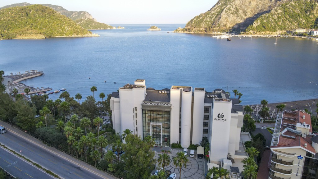 QUADAS HOTEL