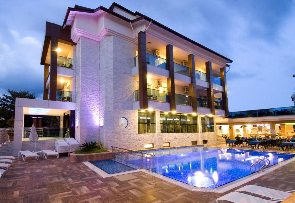 SUPREME HOTEL