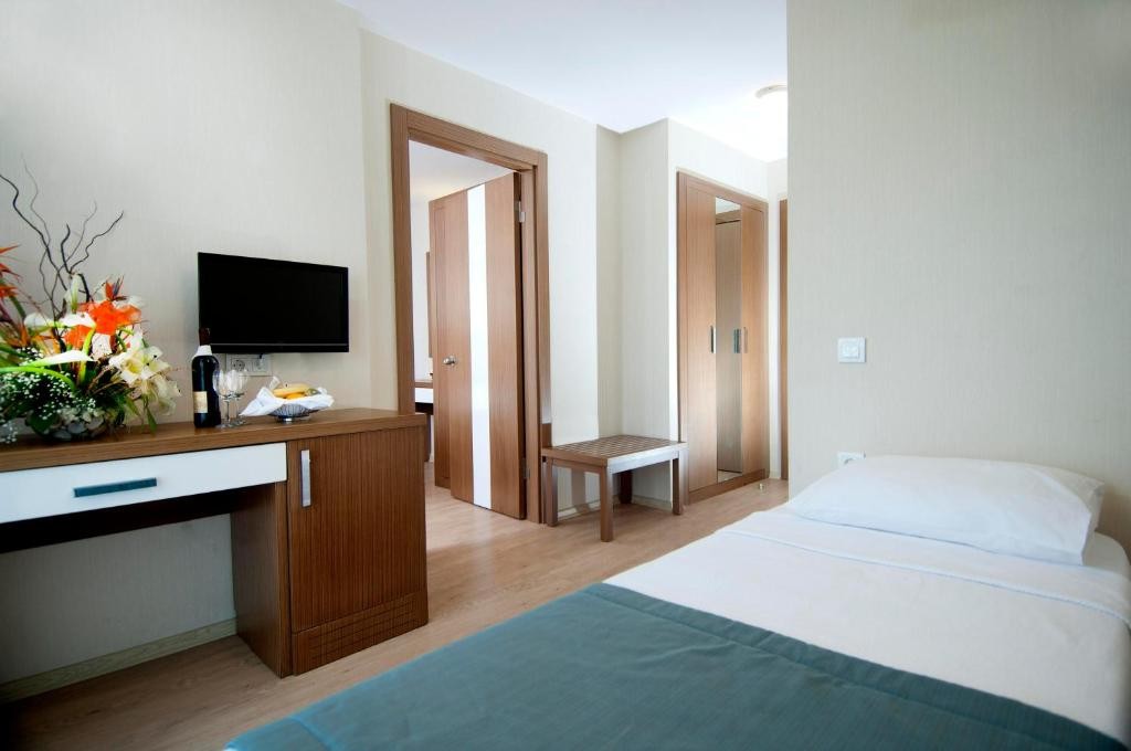 SUPREME HOTEL