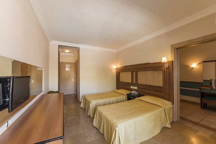 MUNAMAR CLUB BEACH RESORT