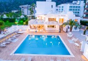 CASA BLANCA BEACH HOTEL