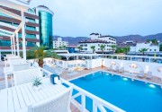 CASA BLANCA BEACH HOTEL