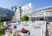 CASA BLANCA BEACH HOTEL