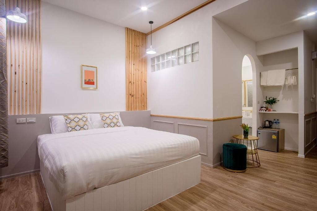 Isara Boutique Hotel and Cafe