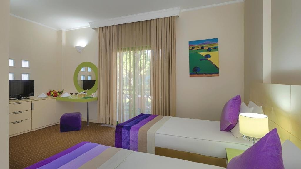 GREEN MAX HOTEL