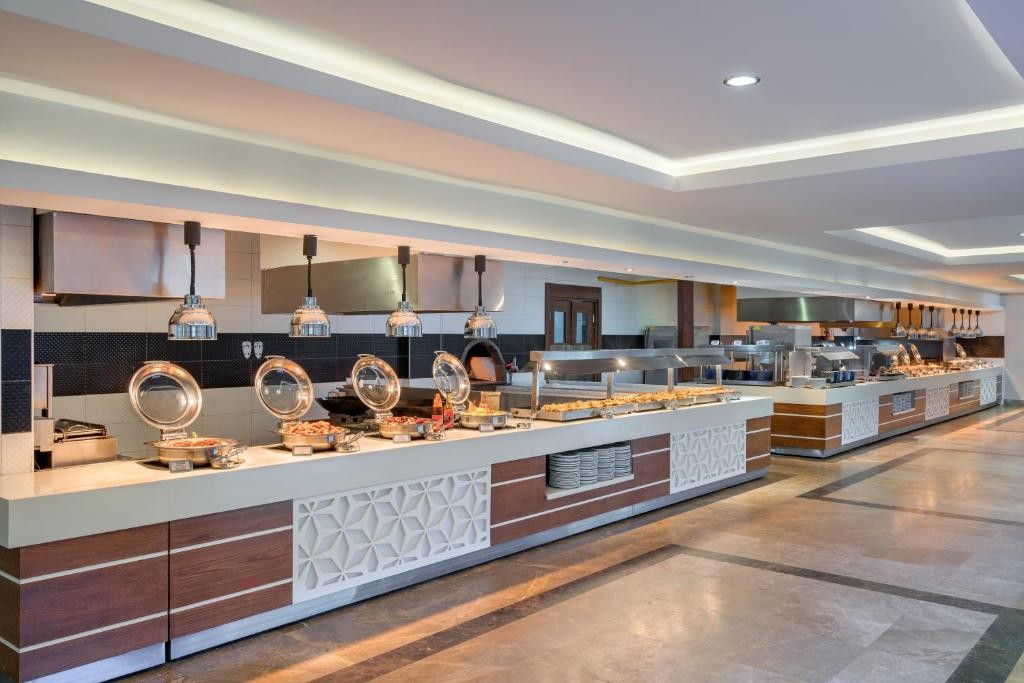 GREEN MAX HOTEL