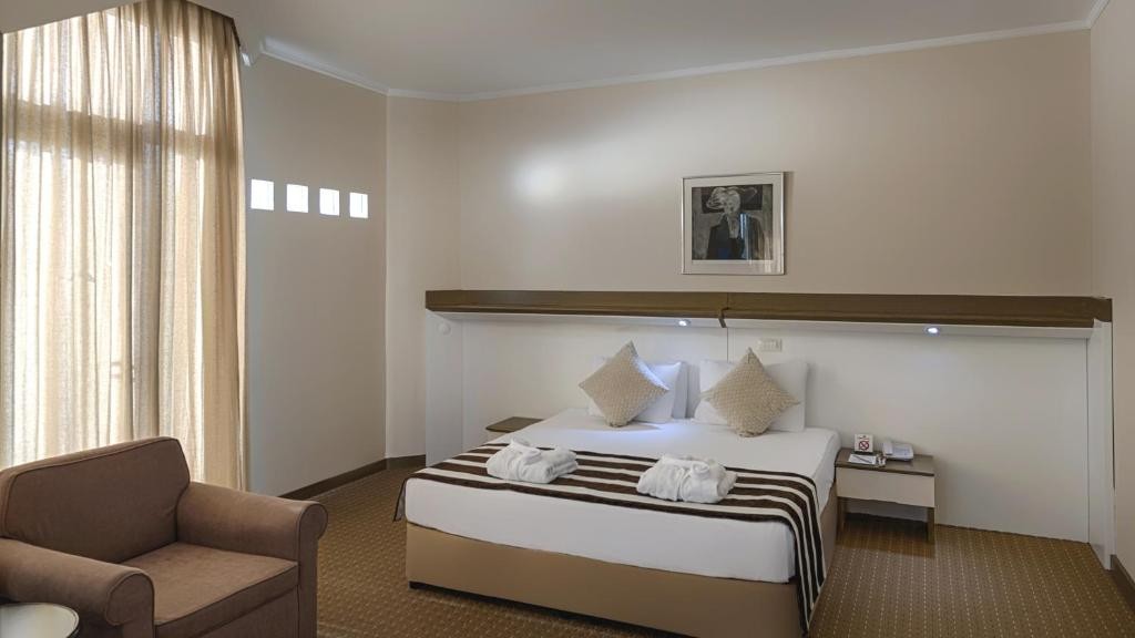 GREEN MAX HOTEL