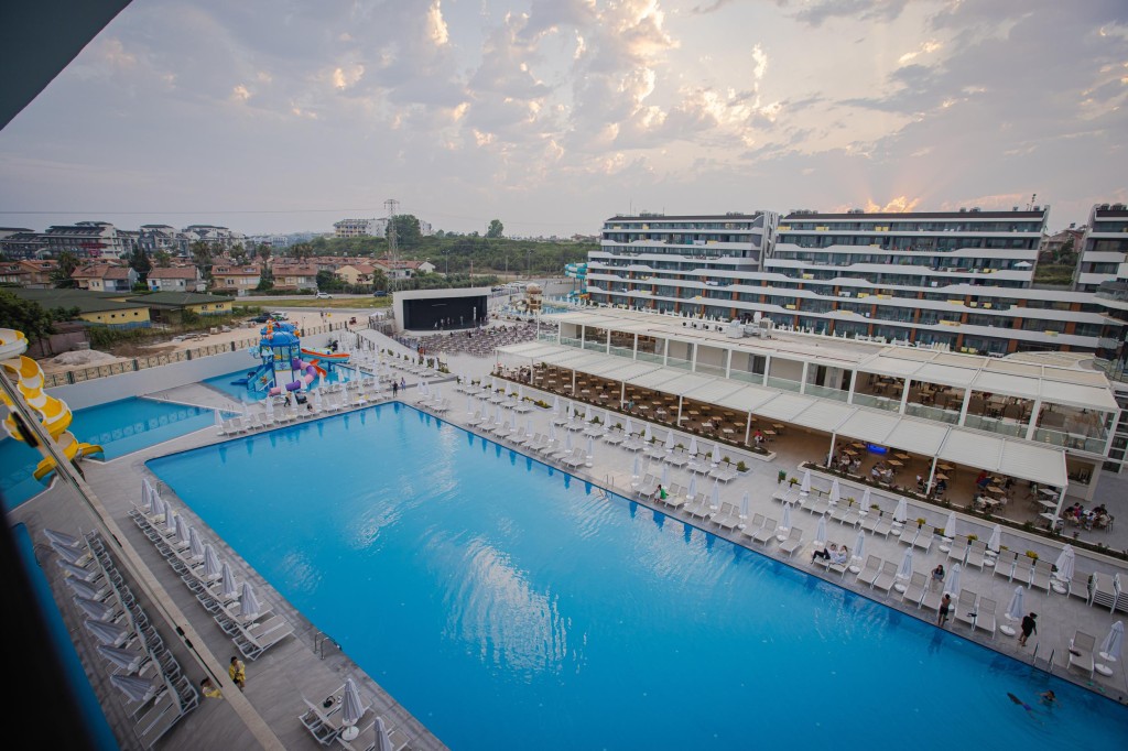 VICTORY VOLARE HOTEL