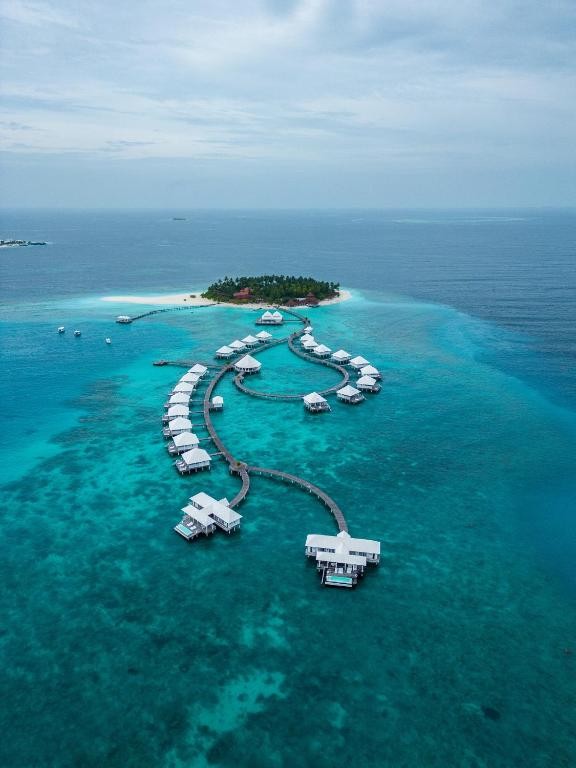 DIAMONDS THUDUFUSHI ISLAND