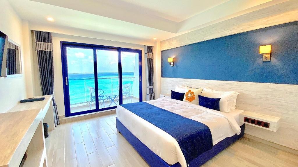 KAANI PALM BEACH