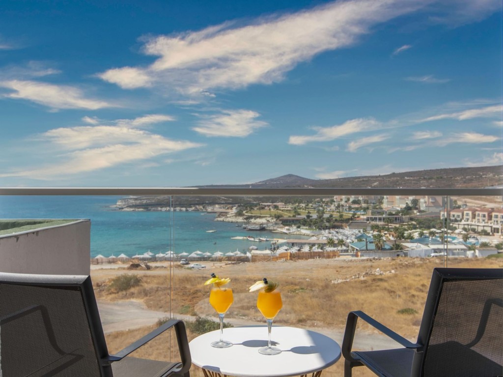 DESIGN PLUS SEYA BEACH