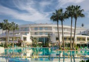 BEACH CLUB