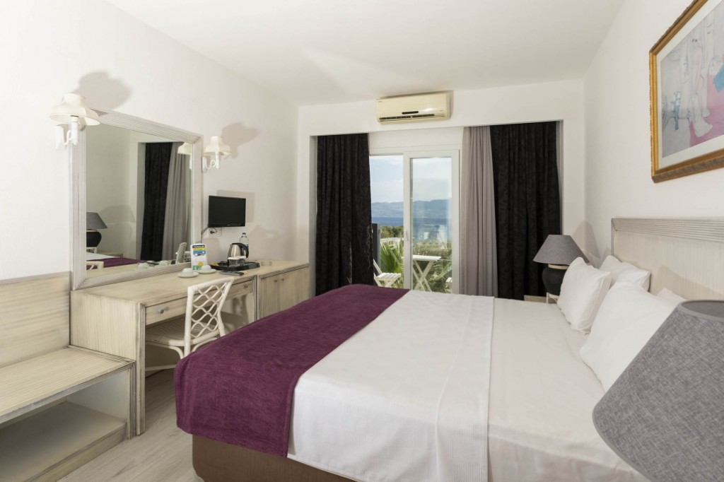 CHARM BEACH HOTEL