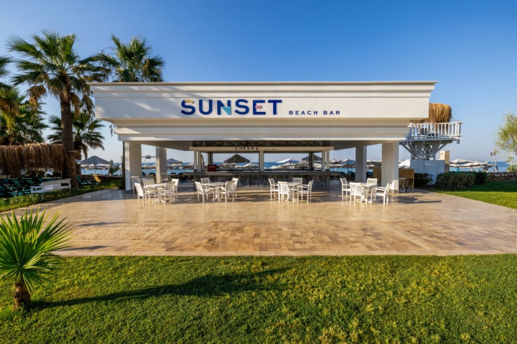 CRYSTAL TAT BEACH GOLF RESORT & SPA