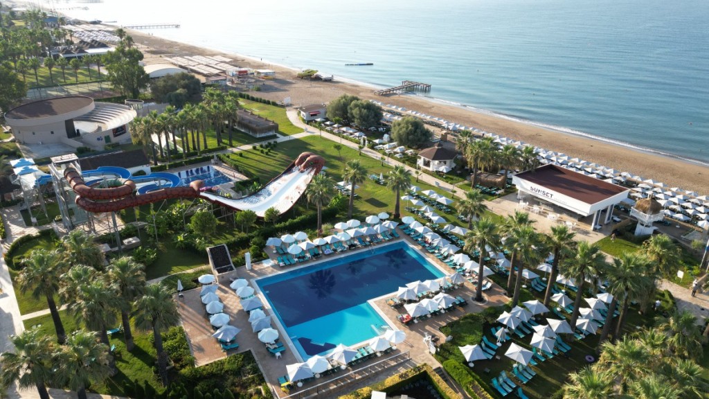 CRYSTAL TAT BEACH GOLF RESORT & SPA