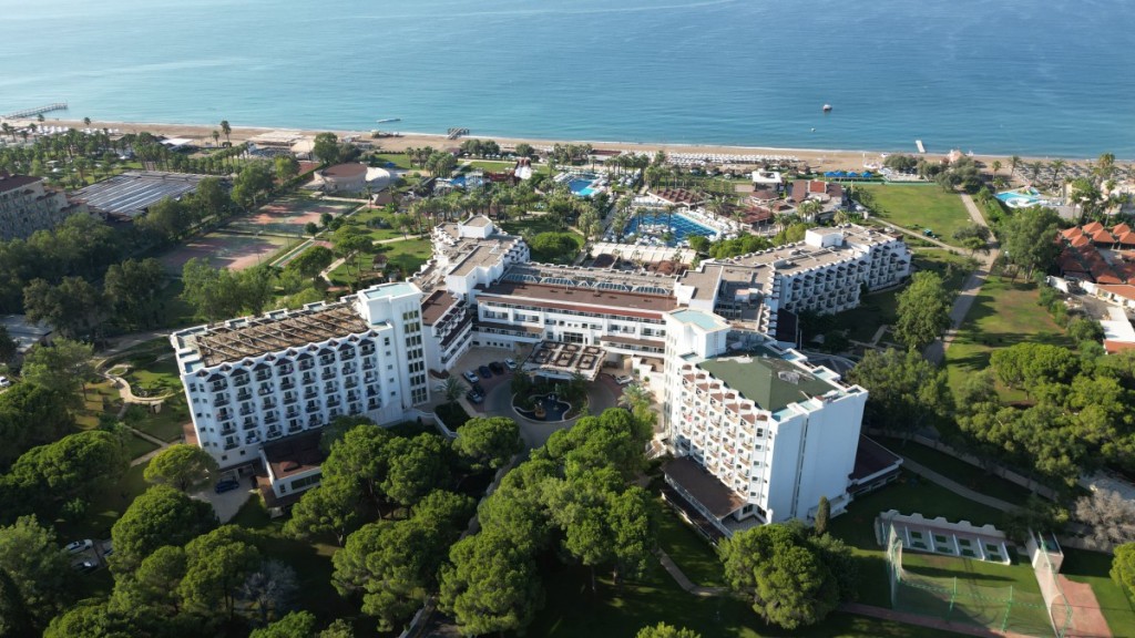 CRYSTAL TAT BEACH GOLF RESORT & SPA
