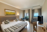 CRYSTAL TAT BEACH GOLF RESORT & SPA