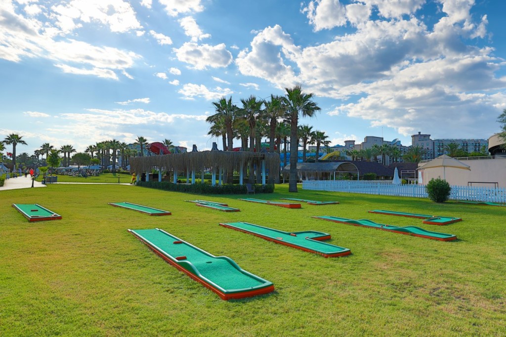 CRYSTAL TAT BEACH GOLF RESORT & SPA