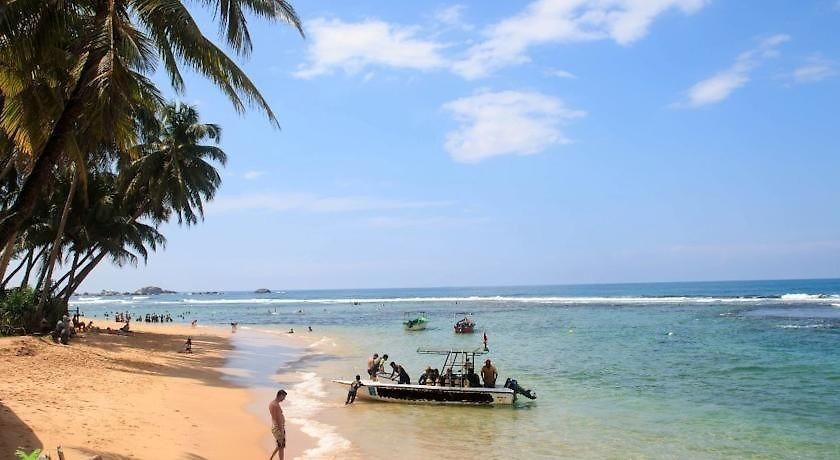 HIKKADUWA BEACH RESORT