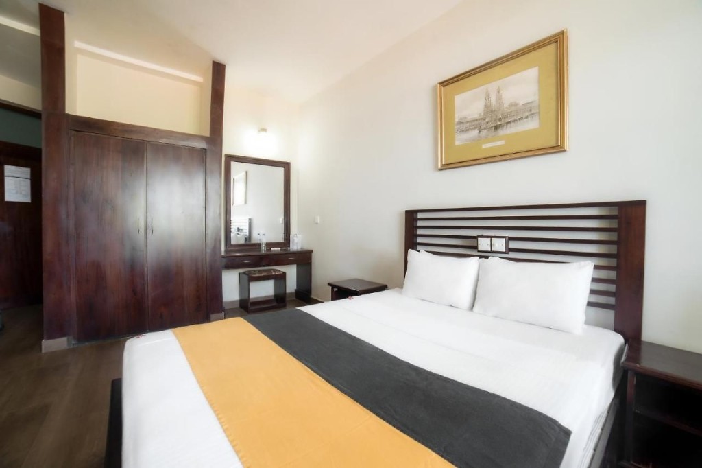 HIKKADUWA BEACH RESORT