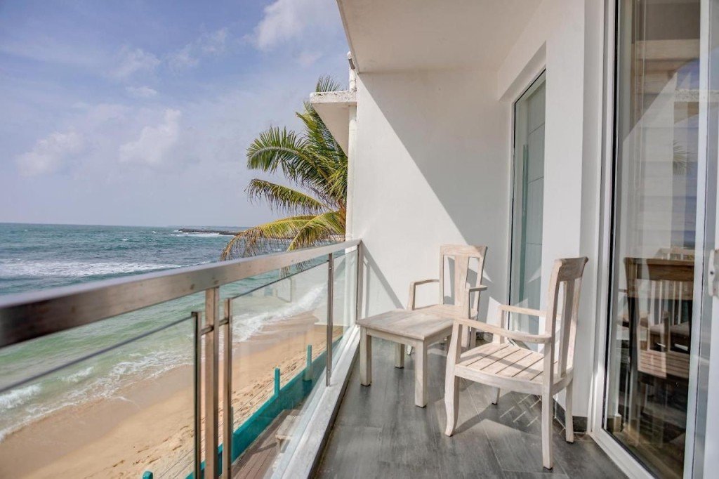 HIKKADUWA BEACH RESORT