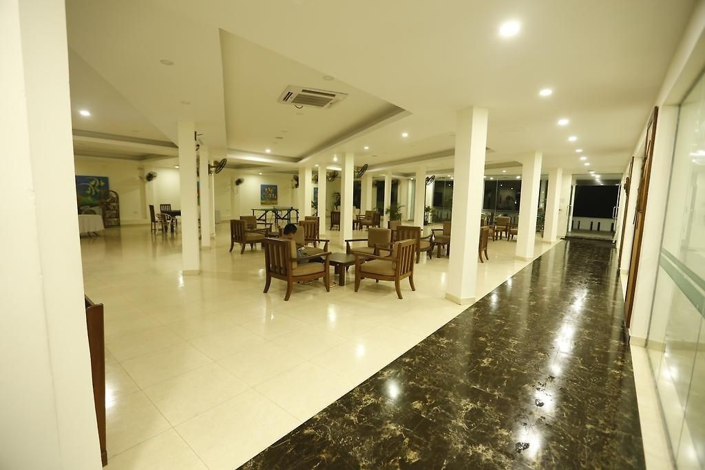 HIKKADUWA BEACH RESORT
