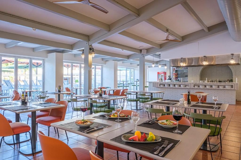 Oassium Hotel at Estival Park (Adults Only +18)