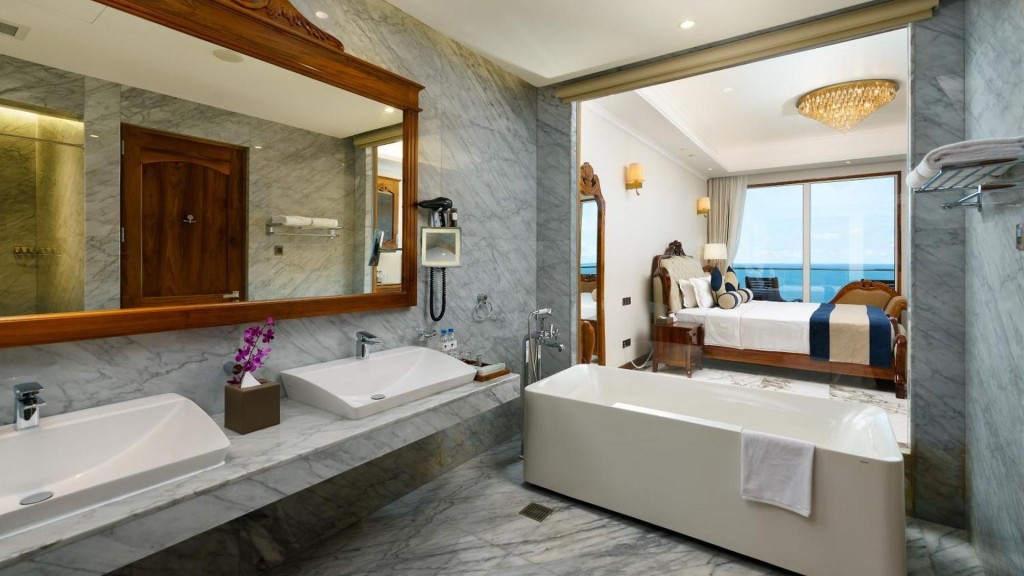 Araliya Beach Resort and spa