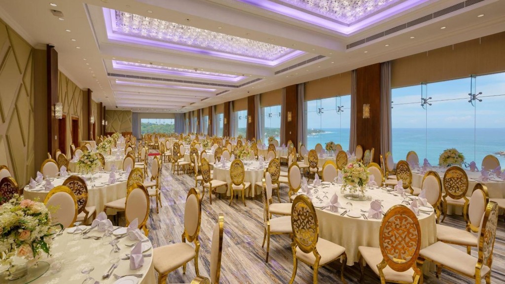 Araliya Beach Resort and spa