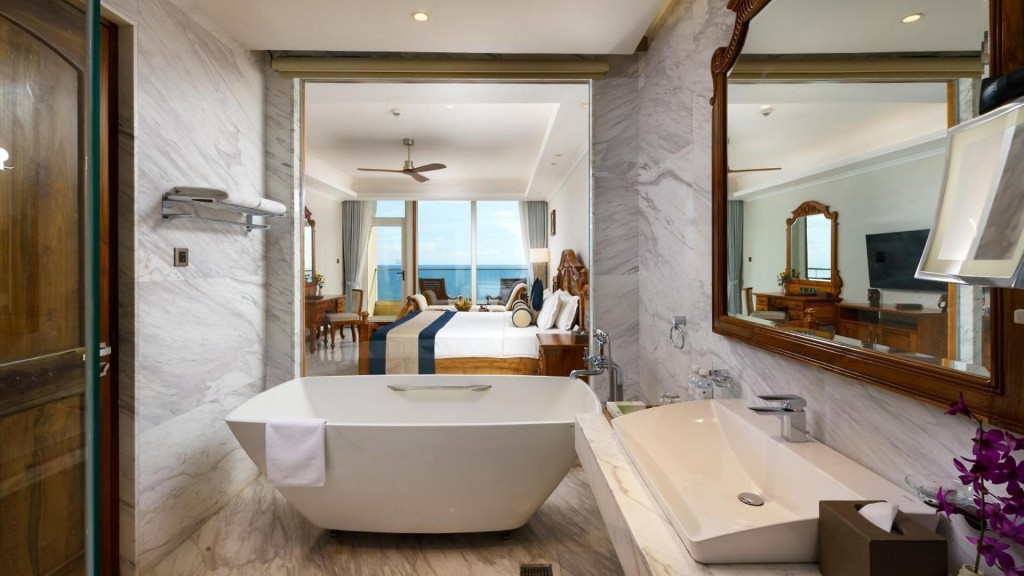 Araliya Beach Resort and spa
