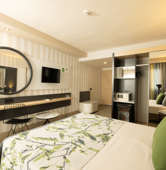 EOS BEACH RESORT (EX.CRYSTAL LAND OF PARADISE)