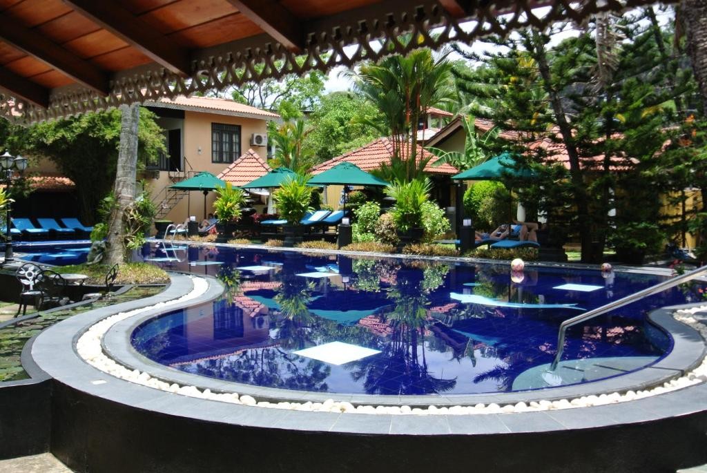 HOTEL FLOWER GARDEN