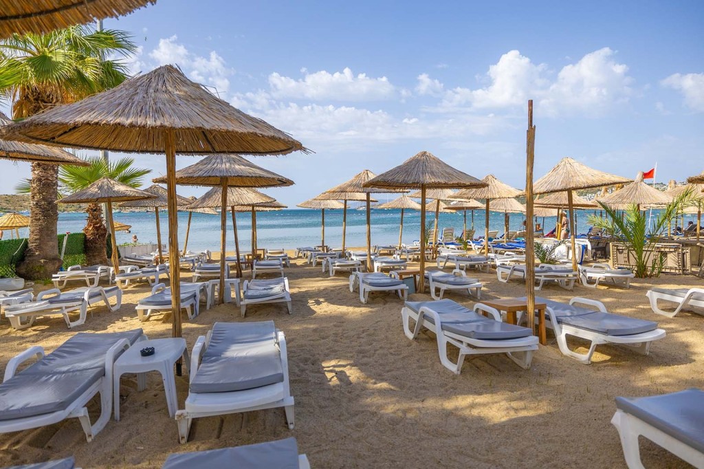 LADONIA HOTELS LEO BEACH