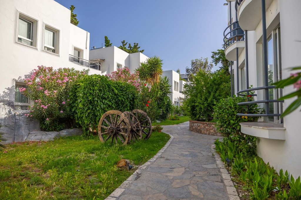 LADONIA HOTELS LEO BEACH
