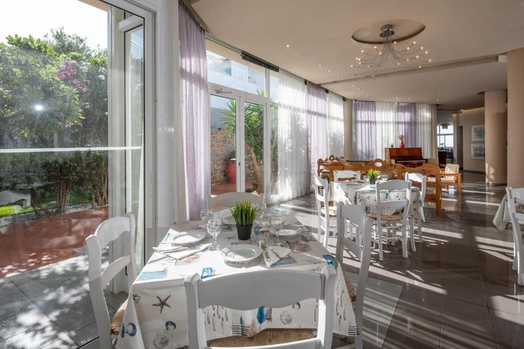 Creteco Hotel & Suites