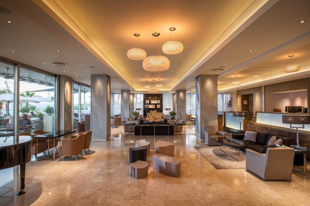 CROWN PLAZA